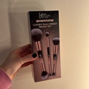 Dual ended brush set for makeup